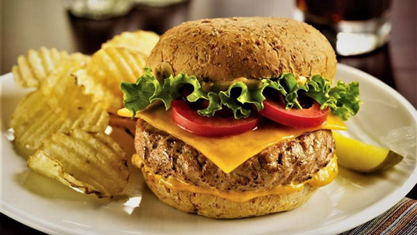 طرز تهیه برگر بوقلمون؛ به سلامتیتان اهمیت بدهید! طرز تهیه برگر بوقلمون؛ به سلامتیتان اهمیت بدهید!